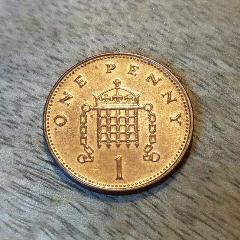 Plus 3 Bonus UK Coins Medium Size 1992 UK 10 Pence Coin