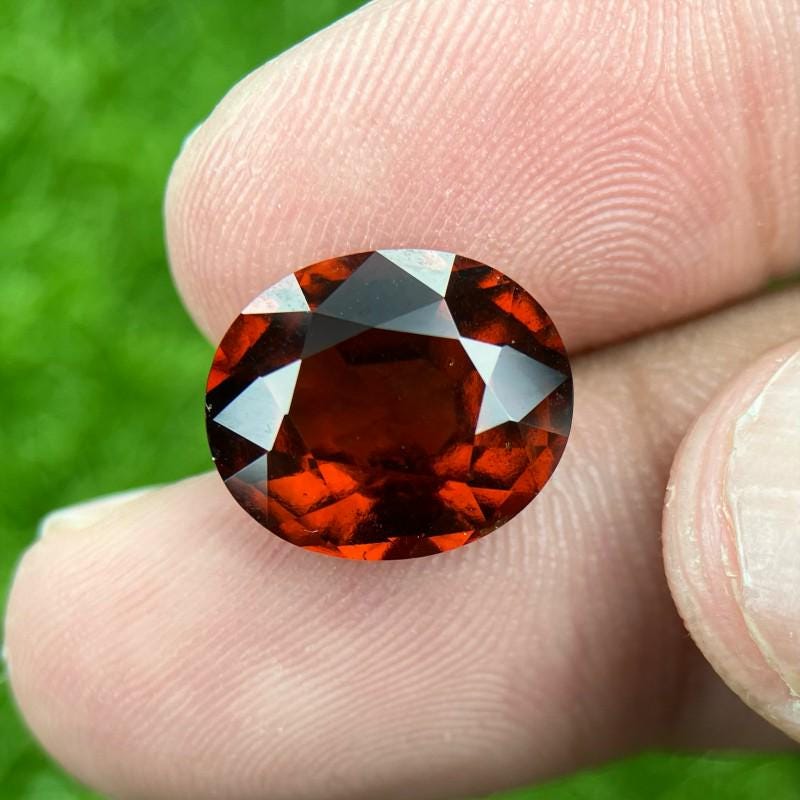 Red Hessonite Garnet Gemstone - 7.22 Cts Oval Step Cut - Srilanka