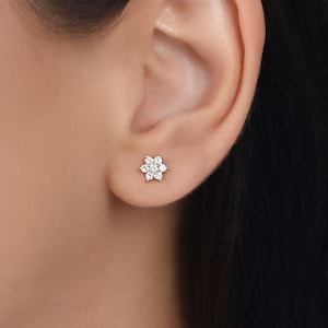14k Gold Flower Diamond Helix Earring • Dainty Cartilage Piercing • Floral Natural Diamond Ear Stud • Elegant Upper Ear Jewelry