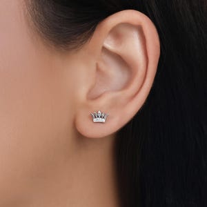 14k Gold Curved Diamond Cluster Helix Earring • Dainty Natural Diamond Cartilage Piercing for Upper Ear • Prong Set 14k Gold Jewelry
