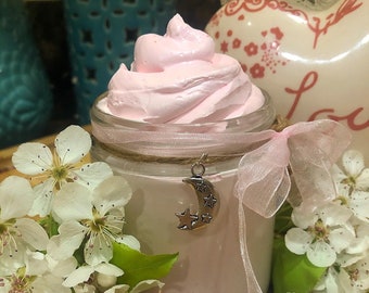 Rose Patchouli Whipped Body Lotion: Handgemachte Feuchtigkeitscreme mit ätherischen Ölen