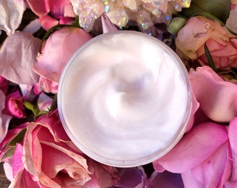 Emma Rose ~ Vispad bodylotion, Body Soufflé, Handkräm, Ros, Fuktighetskräm, Naturlig hudvård, Självvård, Kroppsvård, Apotekare, Ren hudvård