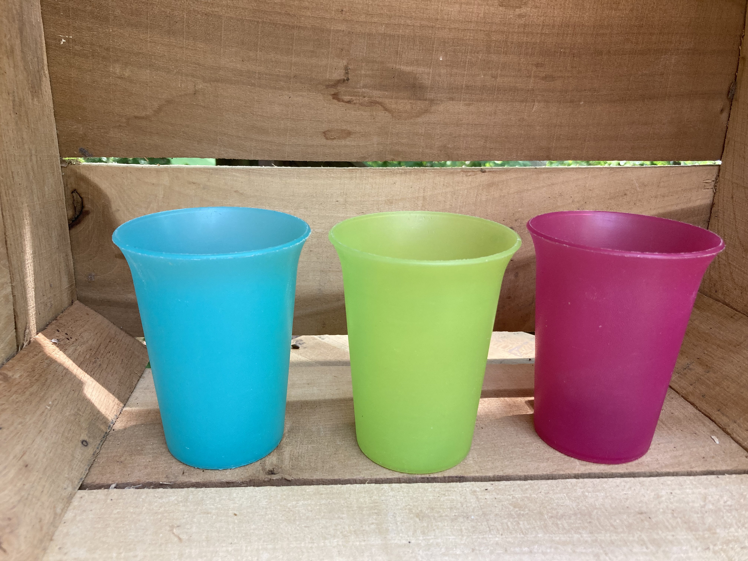 3 Colorful Kids Sippy Cups TUPPERWARE BELL TUMBLERS w/ LIDS