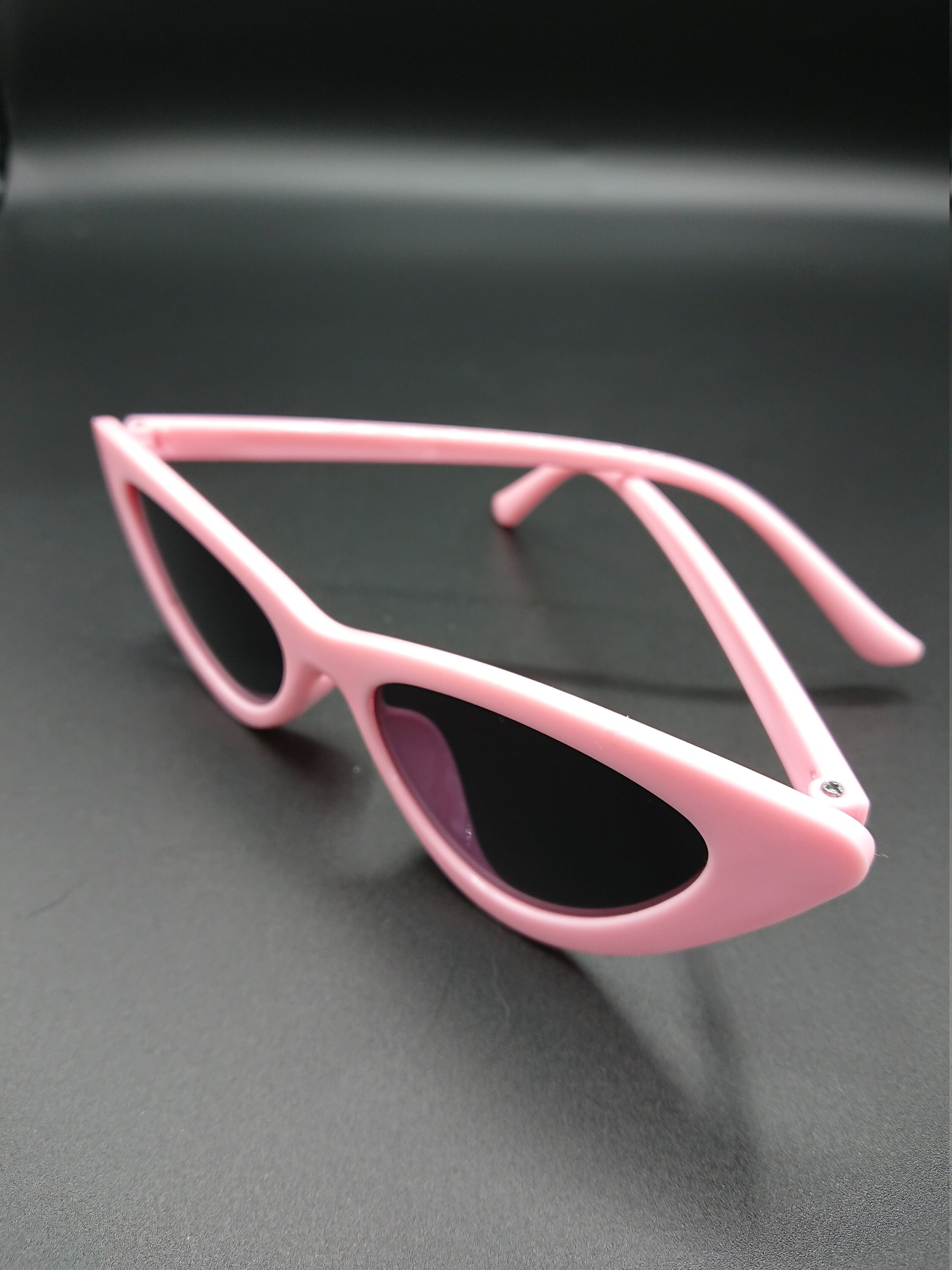 Candyfloss Pink Cat Eye Sunglasses 1950s Retro Mod Style  display picture 2