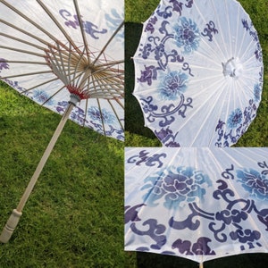 White and blue batik ombre pattern parasol umbrella 1950s 1960s rockabilly pin-up hot rod wedding photoshoot Delft colours