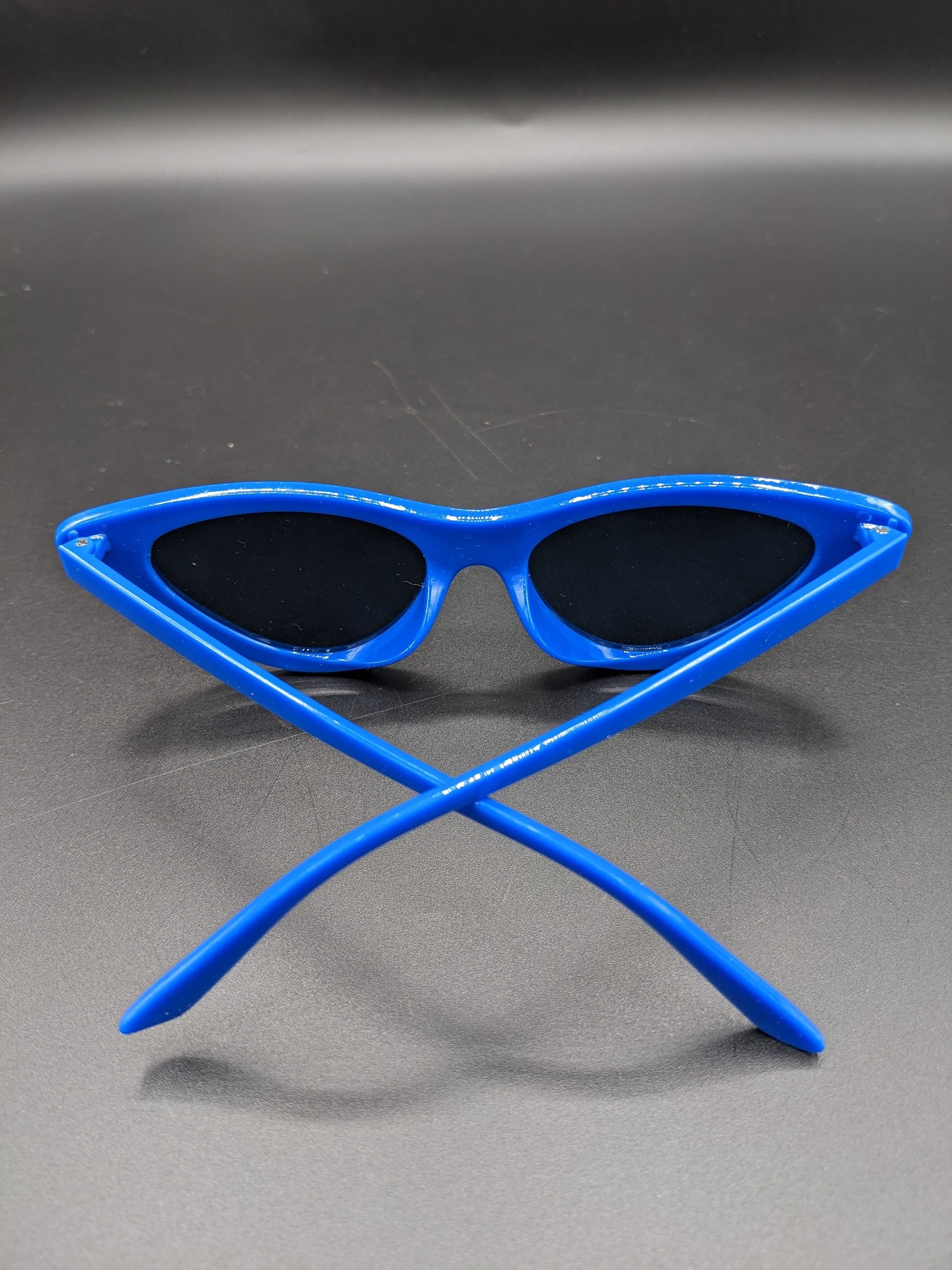 Royal Blue Cat Eye Sunglasses 1950s Retro Mod Style  display picture 3