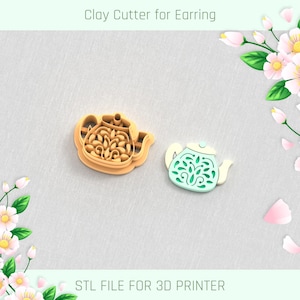 Può includere: Due taglia pasta in argilla per orecchini a forma di teiera. Uno è un taglia pasta color marrone chiaro, e l'altro è una teiera turchese e bianca. Il testo "Clay Cutter for Earring" e "STL FILE FOR 3D PRINTER" sono in alto e in basso nell'immagine.