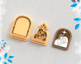 Puede incluir: Tres cortadores de arcilla para hacer adornos navideños. Los cortadores tienen forma de escena de la natividad, una estrella y un arco. Los cortadores están hechos de plástico marrón claro y están diseñados para usarse con arcilla polimérica.