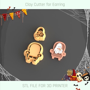 Peut inclure: Trois emporte-pièces en argile pour boucles d'oreilles sur le thème d'Halloween. Les emporte-pièces ont la forme d'un fantôme dans une chaise, d'un fantôme et d'une chaise. L'image comprend également des décorations d'Halloween et le texte "Clay Cutter for Earring" et "STL FILE FOR 3D PRINTER".