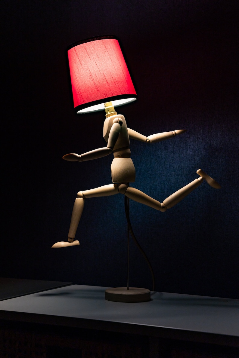 Handcrafted Wooden Mannequin Table Lamp with Luxurious Silk Lampshade - Artisan Sculptural Decor for Home or Office - Unique Boho Lighting Accent. 
Man cave lamp, Dorm light, Christmas Gift
Housewarming Gift
Desk Light, Unusual Gift, Table lamp