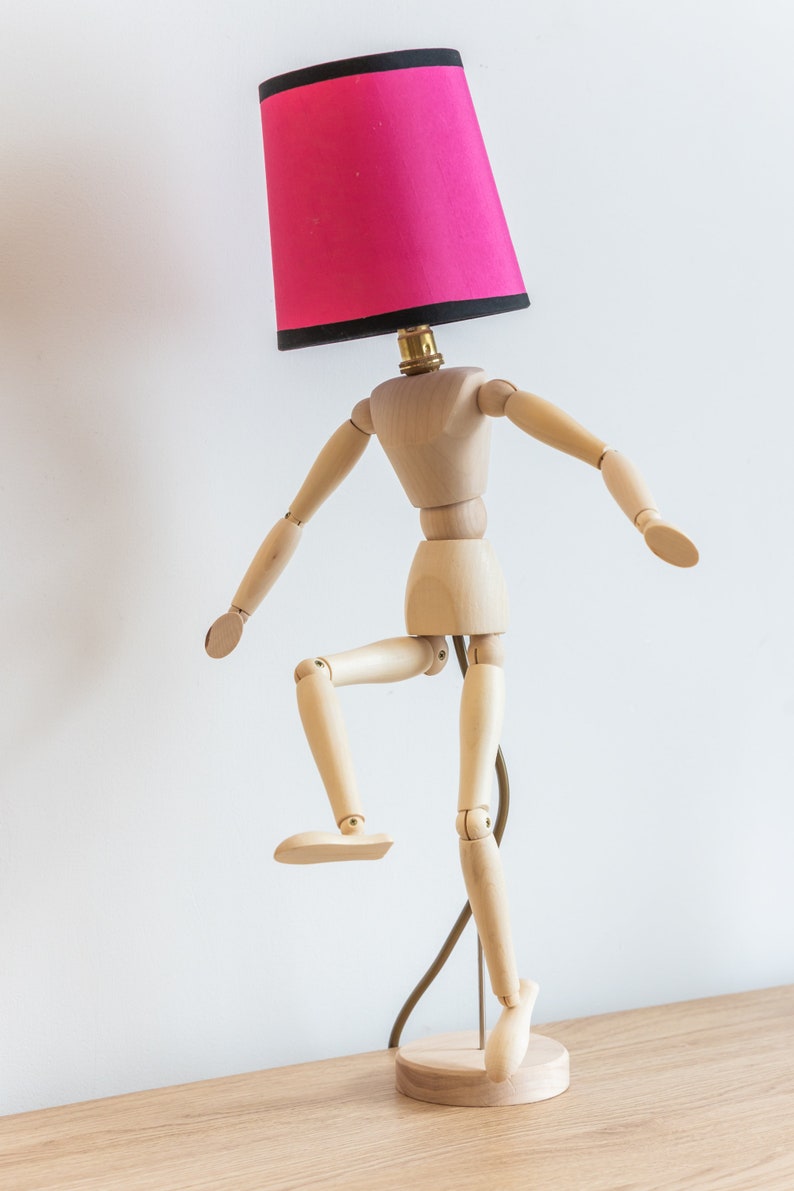 Handcrafted Wooden Mannequin Table Lamp with Luxurious Silk Lampshade - Artisan Sculptural Decor for Home or Office - Unique Boho Lighting Accent. 
Man cave lamp, Dorm light, Christmas Gift
Housewarming Gift
Desk Light, Unusual Gift, Table lamp