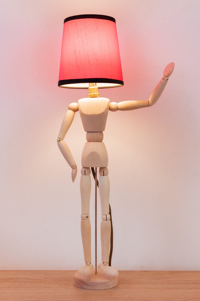 Handcrafted Wooden Mannequin Table Lamp with Luxurious Silk Lampshade - Artisan Sculptural Decor for Home or Office - Unique Boho Lighting Accent. 
Man cave lamp, Dorm light, Christmas Gift
Housewarming Gift
Desk Light, Unusual Gift, Table lamp