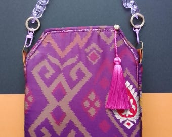 Mini bag in vintage Indian silk with jewel button and pompom for evening ceremony, handmade, unique piece, original artisanal creation, France