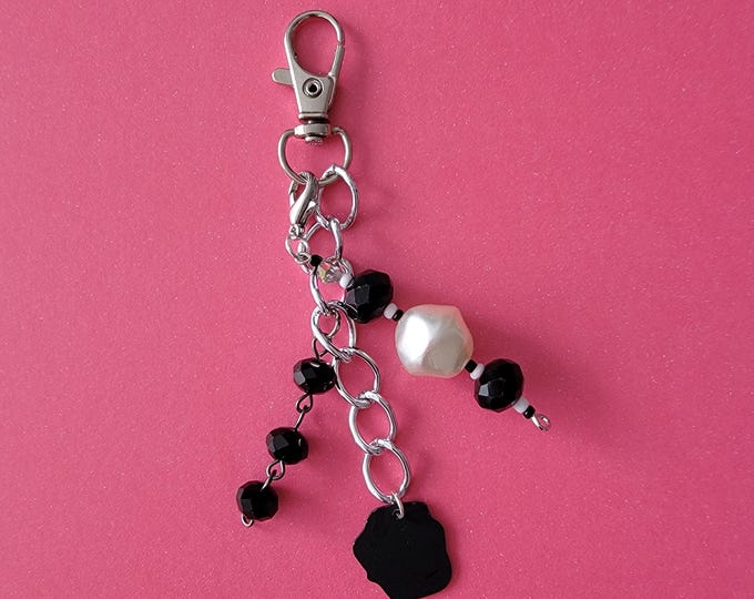 Bag jewel with fancy beads and silver metal chain and silver metal carabiner, handmade in a unique piece, handcrafted in France