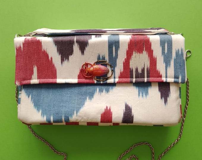 Handmade Ikat bag from Uzbekistan, a rare and unique artisanal creation from France.