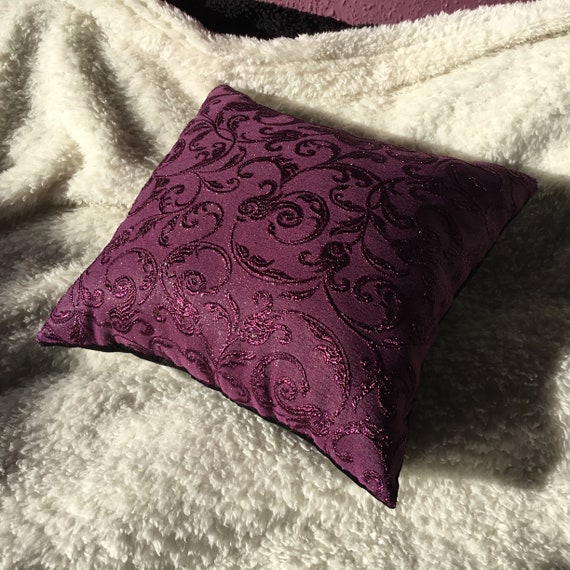 Royal cushion online purple