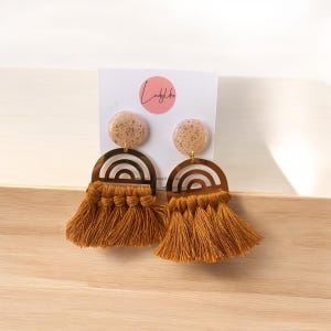 Speckled Gold Fringe Statement