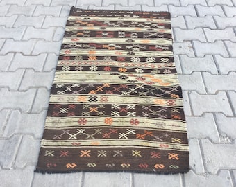 small rug,anatolian rug,turkish rug,oushak rug,2'3x4'0 ft,kilim rug,doormat rug,mini rug,vintage rug,old rug,muted rug,antique rug,wool rug