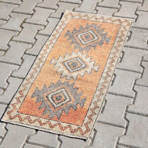 doormat rug, turkish rug, 1'6x3'3 feet, oushak rug, anatolian rug,muted rug, entry rug, turkish small rug, antique rug,kitchen rug, area rug
