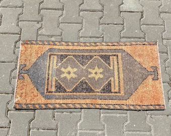 Hand-Knotted Turkish Oushak Rug: Beige Entry Rug (1&#39;5x3&#39;0 ft)