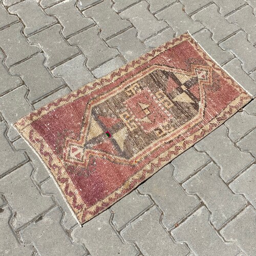 Oushak rug,1'5x2'8 feet,turkish rug,anatolian rug,muted rug,turkish small rug,entyr ug,vintage rug,area wool rug,doormat rug,antique shops rug