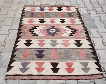 Vintage Anatolian Kilim Rug: Hand-Knotted Wool Bohemian Decor (3'2x4'8 ft)
