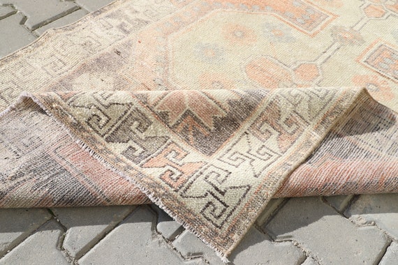 Vintage Oushak Turkish Rug: Hand-knotted Anatolian Entry Rug (3