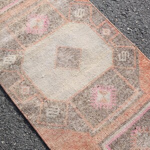 türkischer Läufer,1'9x6'0 ft,oushak teppich,oushak runner,runner rug,antique rug,distressed rug,faded rug,short runner rug,kitchen runner
