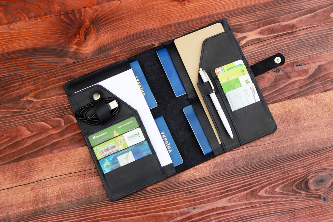 Personalized Leather Family 4 Passport Holder / Family Passport