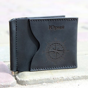 Cuero afligido personalizado monograma grabado cuero bifold hombres cartera de viaje dinero clip con los padrinos opcionales de la caja de regalo de madera