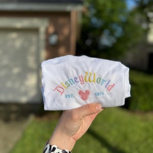 ディズニーワールドTシャツ、彼女へのプレゼント、バケーションTシャツ、ミッキーシャツ、ミニーマウス、パーソナライズ、ディズニーワールド、ディズニー