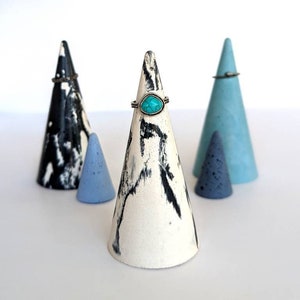 CONE Concrete Ring Holder | 23 Colours | Unisex Wedding Band Holder | Nightstand Engagement Ring Holder | Jewellery Ring Cone Display