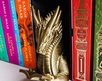 Podpórka do książek w kształcie smoka wykonana w technologii 3D – dekoracja półki na książki w stylu fantasy