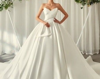 Luxury Satin Princess ball gown for Bride, Sweetheart neckline wedding dress with bow, Custom size Strapless simple bridal gown