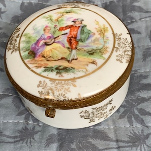 Vintage Victorian Trinket Box