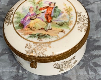 Vintage Victorian Trinket Box