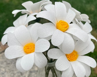 White Crepe Paper Daisy Flowers, Artificial Daisy Flower, Realistic Paper Bouquet, Crepe Paper Flowers. (6 Blooms)