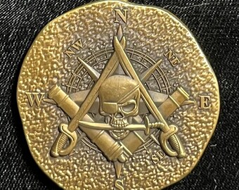 "Cannons And Cutlasses" Masonic Freemason Pirate Lapel Pin – Antique Silver