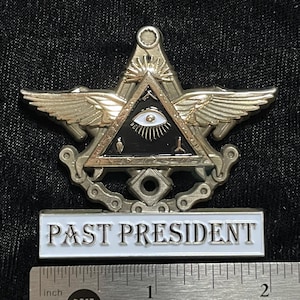 Widows Sons Masonic Riders Association &quot;Winged Pyramid&quot; officer pin Past Chapter President