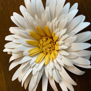 Modello SVG Paper Daisy per fiore 3D o shadowbox, facile taglio e assemblaggio fiore di carta svg png eps dxf