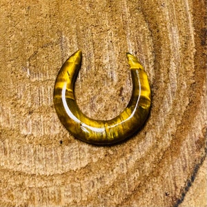 Natural Tiger Eye Gemstone Pinchers,  Septum, Tusk, Handmde Gauges size 3mm to 7mm and and Custum Wholesale available