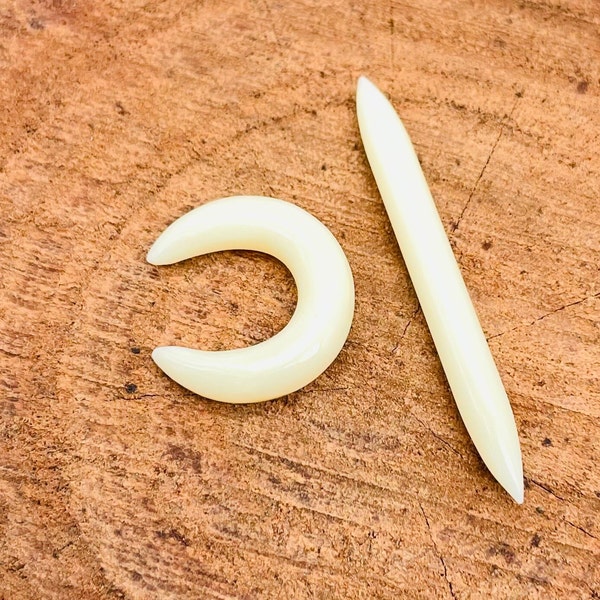 2 Pieces of Buffalo BONE Septum and Tusk. Spike Tusk, Tribal Septum, pincher jewelry, handmade,Size:14g (2mm)to 00g & Customise your need