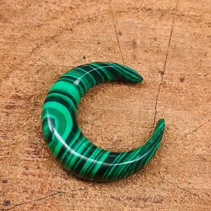 Malachite Septum Tusk: Tribal Pincher Jewelry (14g-00g)