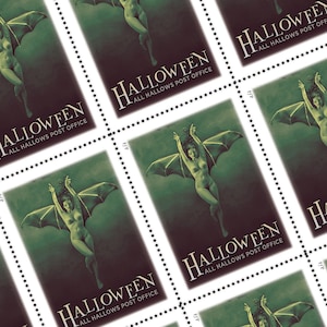 Foglio da 16 francobolli GREEN BATWOMAN All Hallows Post Office per HALLOWEEN