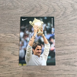 Roger Federer, handsigned Nike Card Wimbledon Trophy - official autographed - Switzerland Tennis GOAT