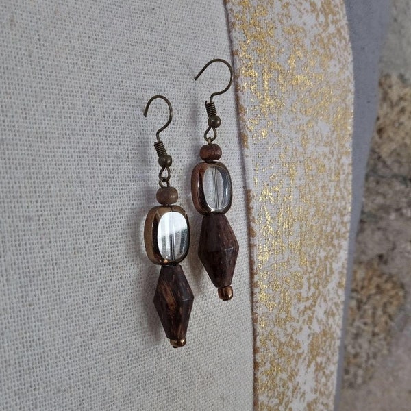 Boucles d'oreilles pendantes en bois de coco et perle baroque