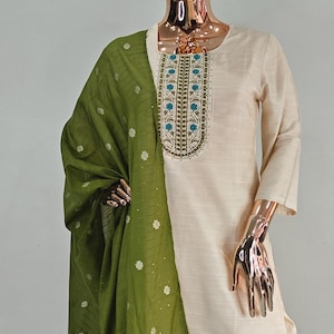 Women Mehndi Dress - Cream Embroidered Kurta with Trousers & Dupatta Kurta Set - Salwar Kameez 3 Piece Set - Party Wear - Indian Wedding Wea