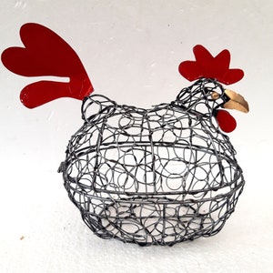 Unusual Wire Chicken Egg Basket Hen Egg Holder Storage Chicken Basket