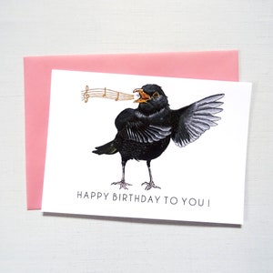 Carte d'anniversaire homme merle musicien, oiseau chanteur avec mélodies brillantes, salutations sympas pour gentleman, animal humoristique, cadeau amusant pour compositeur