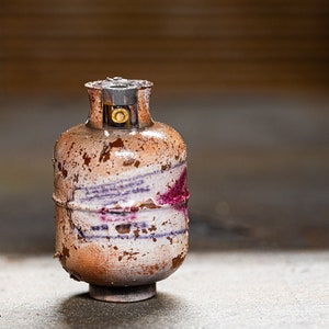 Detailed replica miniature propane tank STL file for diorama or dollhouse scale